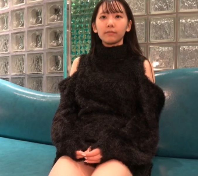 ?女牛仔骑着迪克-漂亮的金发女郎